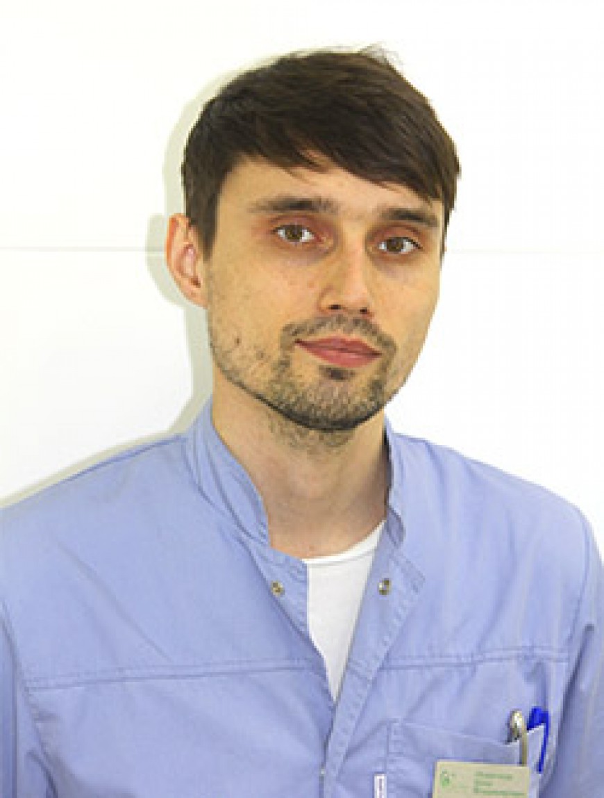 хирург-имплантолог Новичков Олег Владимирович